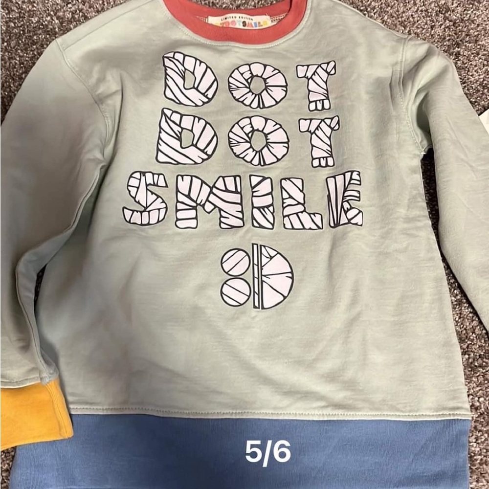 DotDotSmile sweatshirt